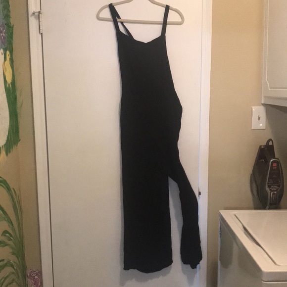 SOLD!  TORRiD Size 2R, Black Overalls With Pockets 100% Rayon - Picture 3 of 5